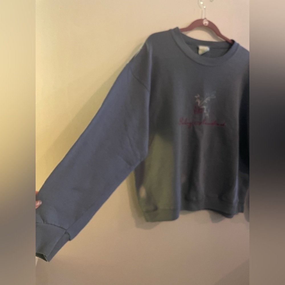 Vintage Feliz Navidad Embroidered Christmas Gray Sweatshirt - Picture 4 of 6